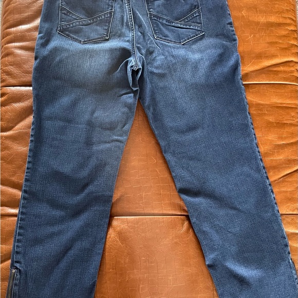 Chico's So Slimming Dark Blue Jeans 1.5   10 - Picture 2 of 4